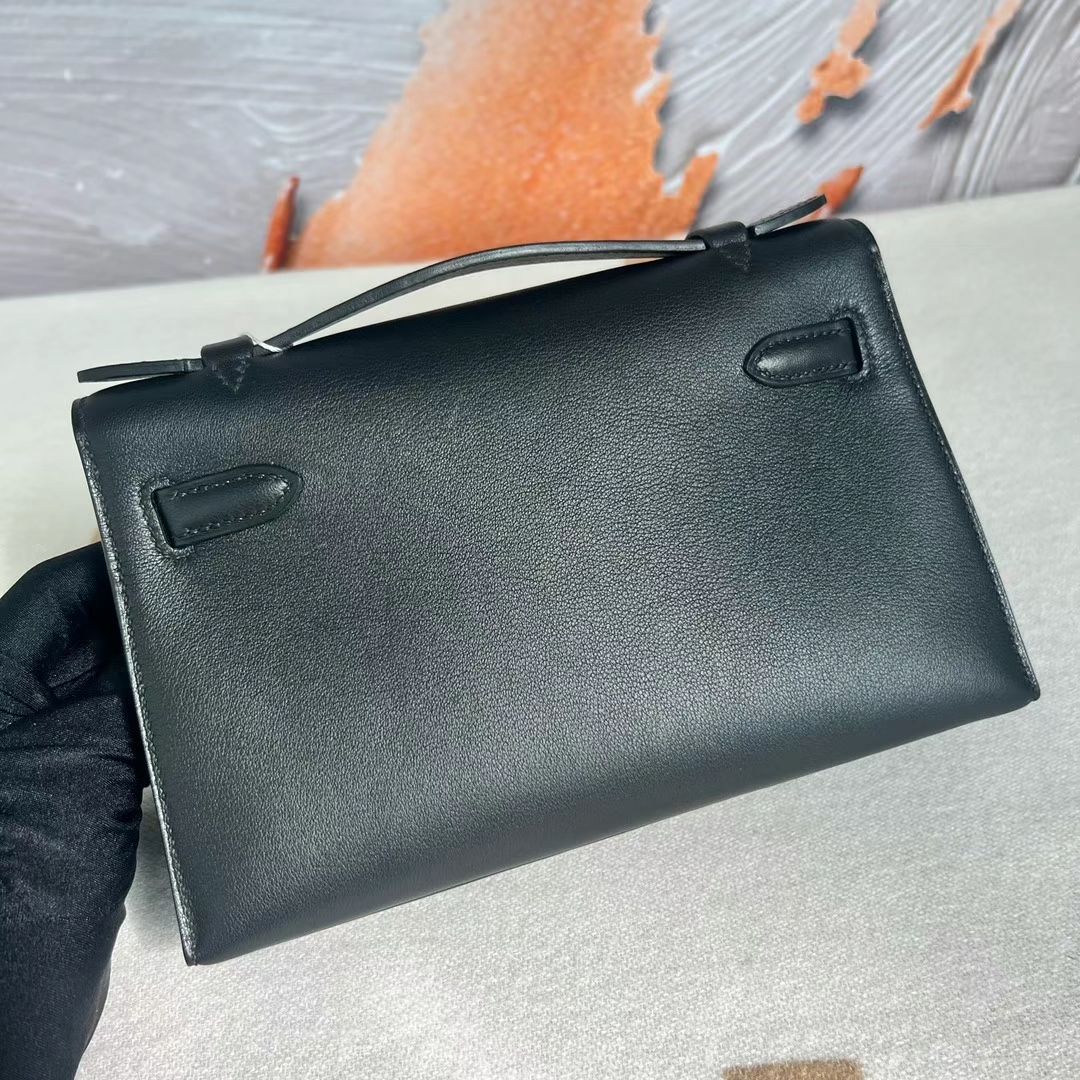Hermès（爱马仕）Mini Kelly Pochette Swift皮 Ck89 黑色 银扣 22cm 全手工蜡线缝制 Phw