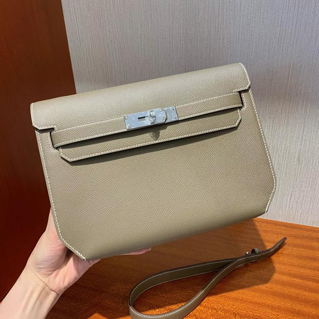 Hermès（爱马仕）Kelly depeches 手包 Epsom Ck18 大象灰 银扣 25cm 全手工蜡线缝制
