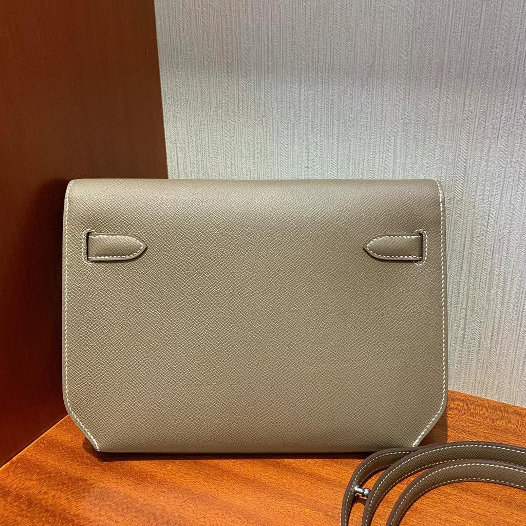 Hermès（爱马仕）Kelly depeches 手包 Epsom Ck18 大象灰 银扣 25cm 全手工蜡线缝制