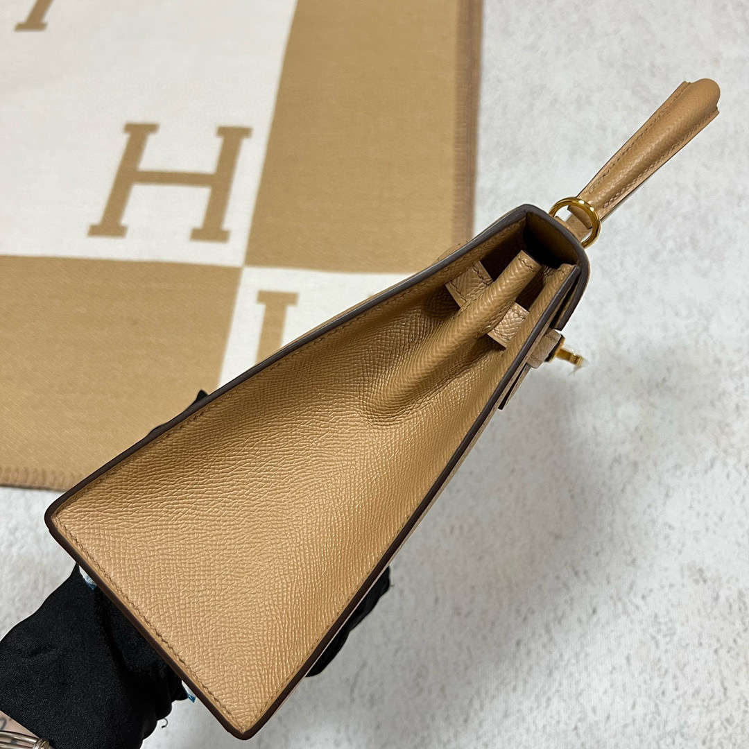 Hermès（爱马仕）Kelly 凯莉包 Epsom 0M 奶茶色 金扣 25cm