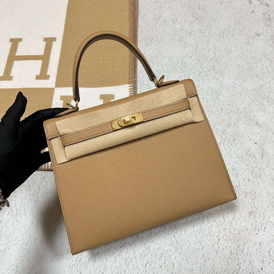 Hermès（爱马仕）Kelly 凯莉包 Epsom 0M 奶茶色 金扣 25cm