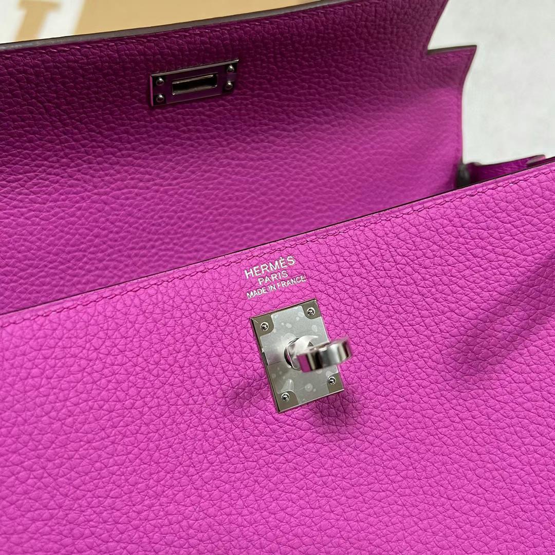 Hermès（爱马仕）Kelly 凯莉包 Togo皮 9i 玉兰粉 银扣 25cm