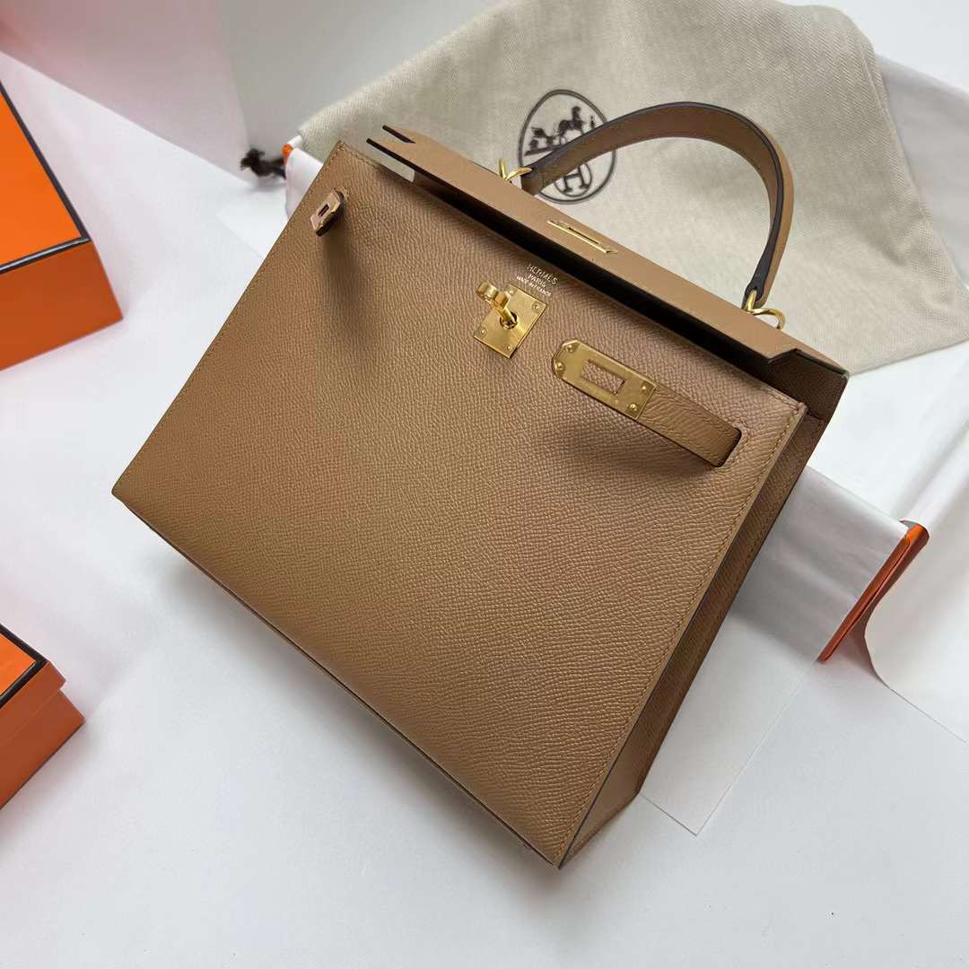Hermès（爱马仕）Kelly 凯莉包 Epsom 0M 奶茶色 金扣 25cm 全手工蜡线缝制 Ghw
