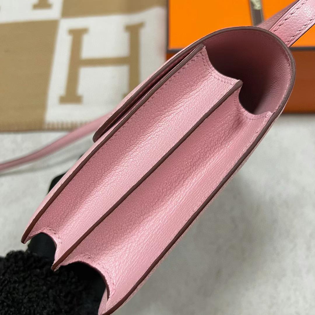 Hermès（爱马仕）Constance 空姐包 Chevre 进口山羊皮 3Q 新粉色 银扣 19cm Phw 全手工蜡线缝制