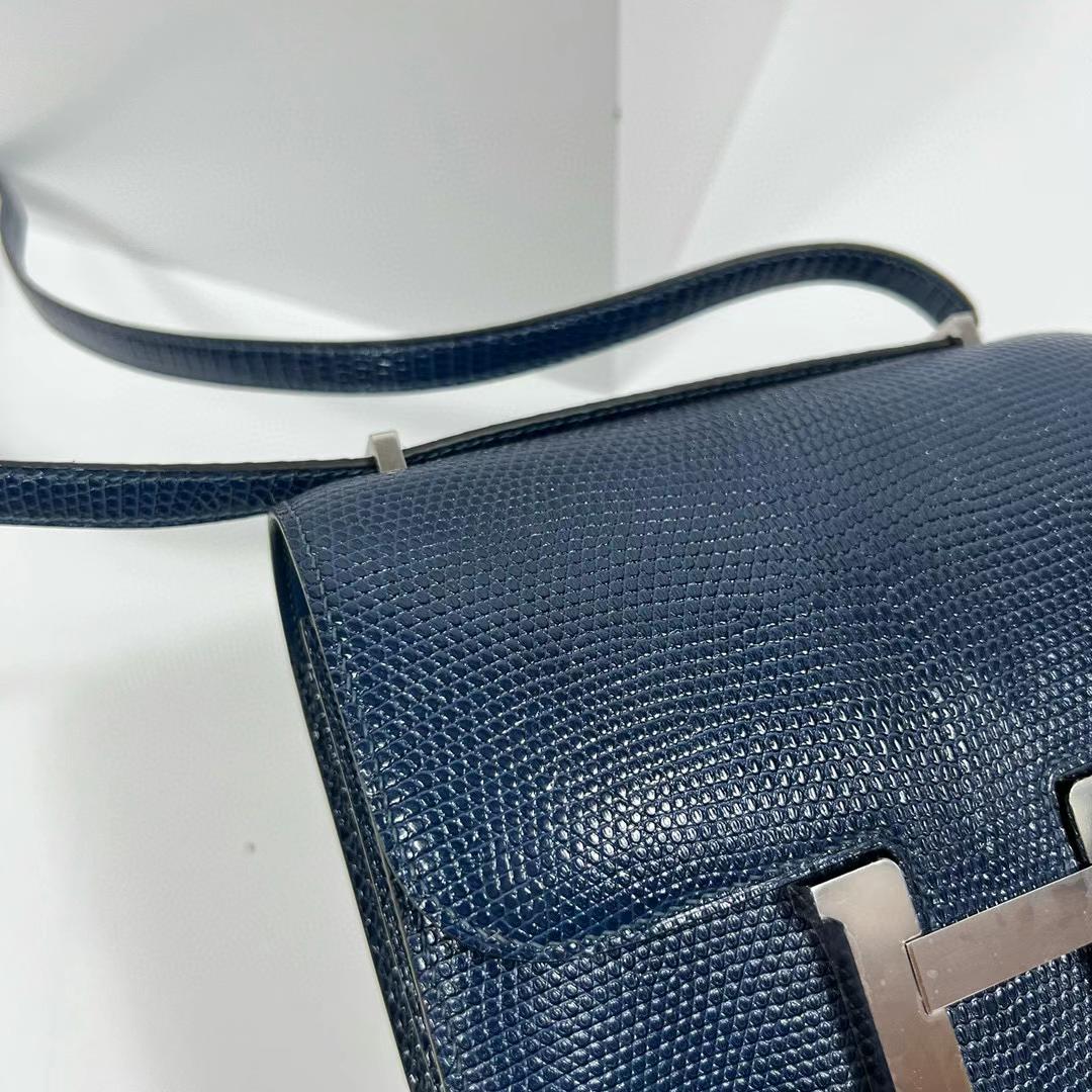 Hermès（爱马仕）Constance 空姐包 Lizard 亮面蜥蜴皮 7L 马耳他蓝 全手工蜡线缝制 银扣 19cm