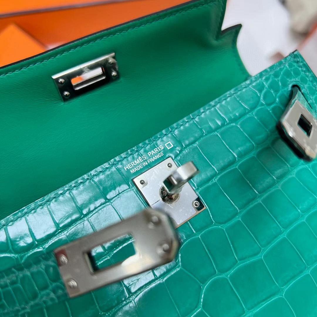 Hermès（爱马仕）Mini Kelly 迷你凯莉 亮面美洲鳄鱼 shiny alligator crocodile O6 帝王绿 银扣 19cm 全手工蜡线缝制 Phw