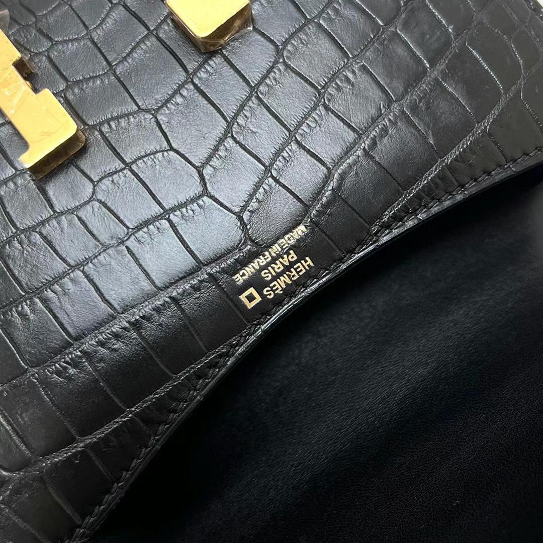 Hermès（爱马仕）Constance 空姐包 雾面美洲鳄鱼 matte alligator crocodile Ck89 黑色 金扣 14cm 全手工蜡线缝制