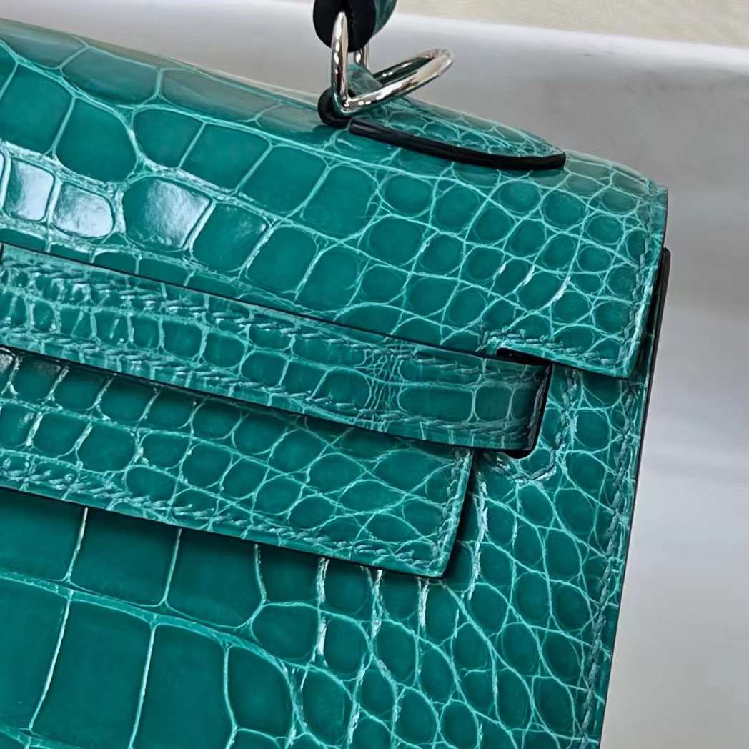 Hermès（爱马仕）Kelly 凯莉包 亮面美洲鳄鱼 shiny alligator crocodile O6 帝王绿 银扣 25cm 全手工缝制 Phw