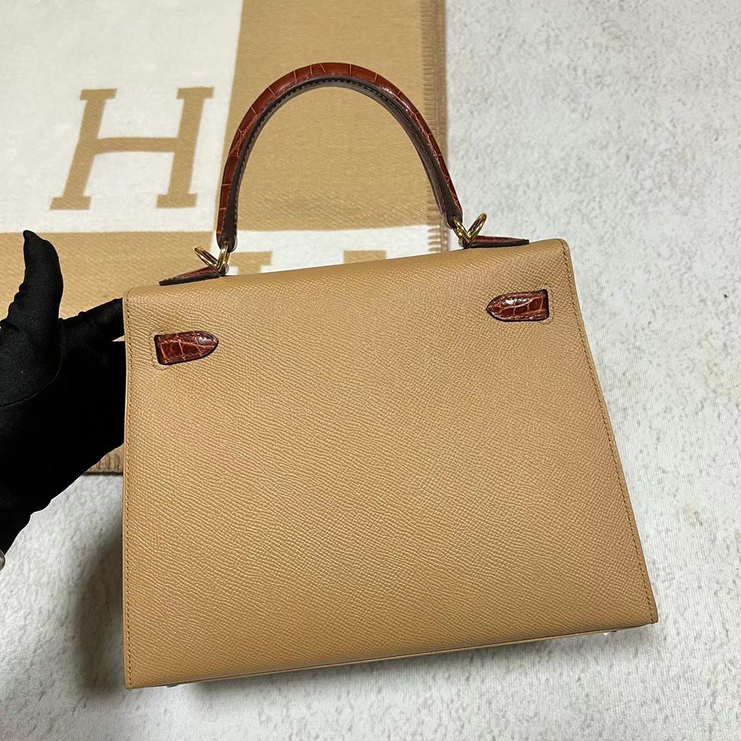 Hermès（爱马仕）Kelly 凯莉包 Touch Epsom 奶茶色 拼 亮面方块 蜜糖棕 全手工蜡线缝制 金扣 25cm
