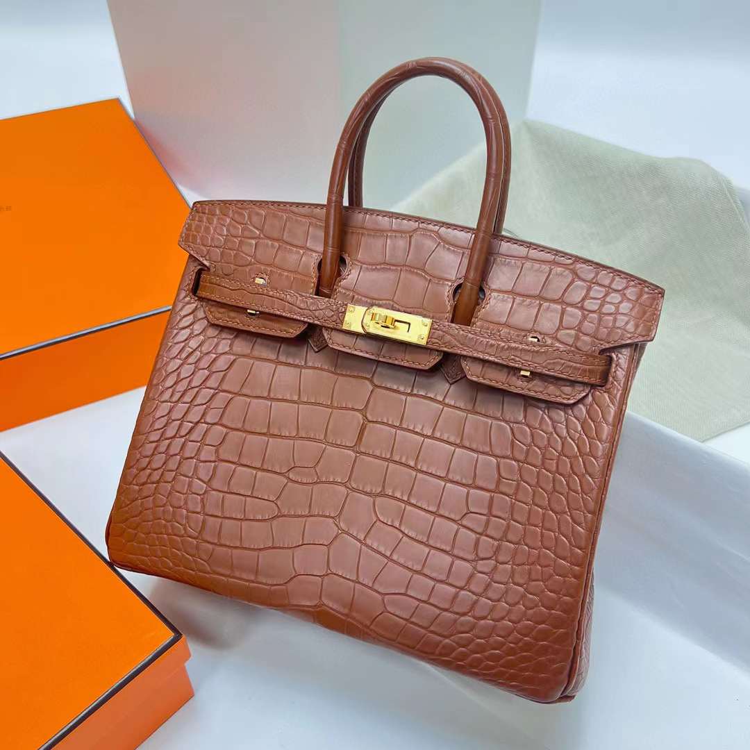 Hermès（爱马仕）Birkin 铂金包 雾面美洲鳄鱼 matte alligator crocodile（御用原装进口Hcp鳄鱼）Ck37 金棕色 金扣 25cm 全手工缝制 ghw
