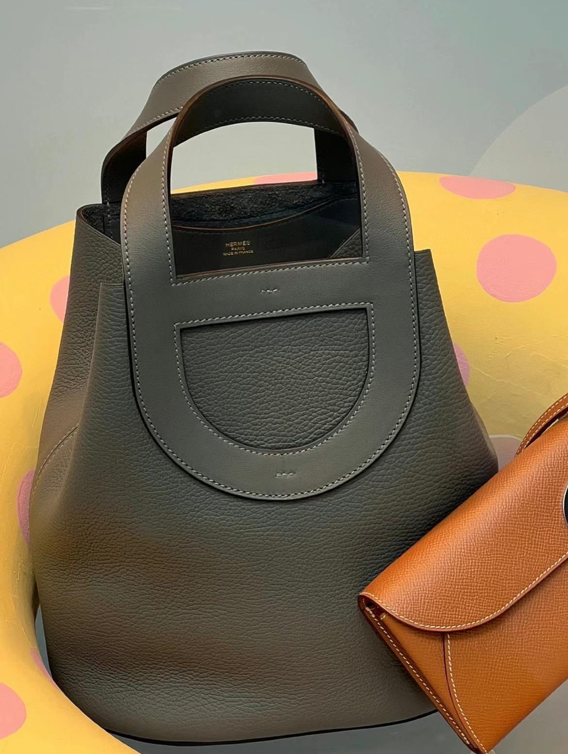 Hermès（爱马仕）新品 New In-the-loop 猪鼻子菜篮子 Togo 锡器灰 金扣 18cm