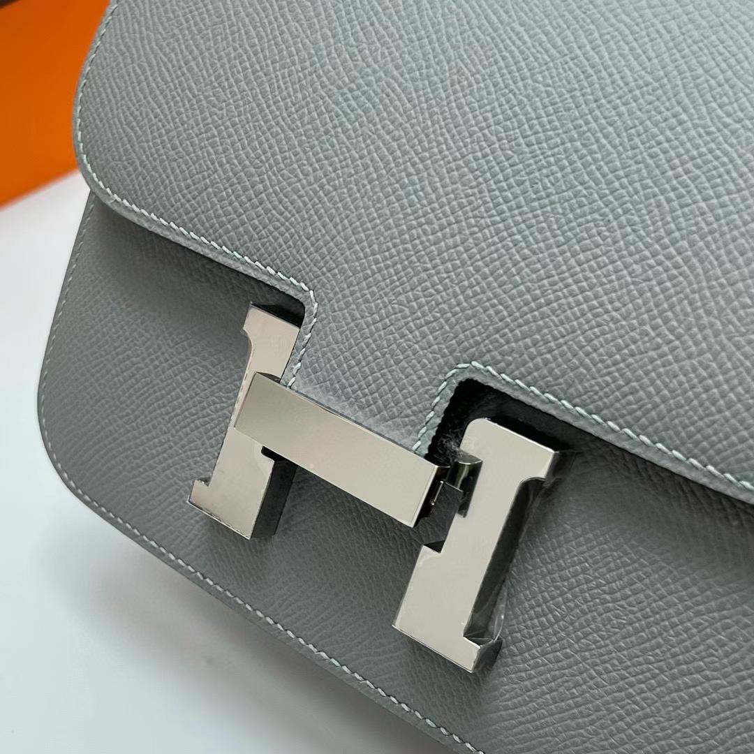 Hermès（爱马仕）Constance 空姐包 Epsom 4Z 海鸥灰 银扣 19cm 全手工蜡线缝制 Phw