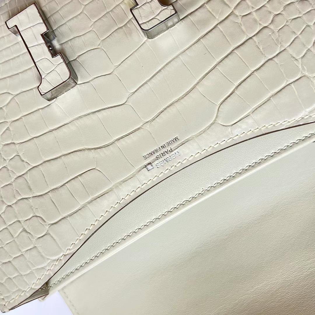 Hermès（爱马仕）Constance 空姐包 雾面美洲鳄鱼 matte alligator crocodile 8L 奶油白 鳄鱼扣 19cm 全手工蜡线缝制
