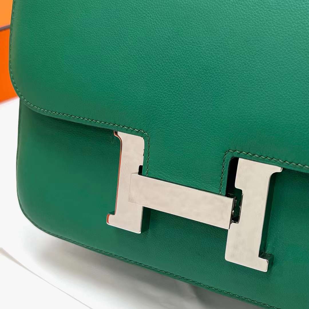 Hermès（爱马仕）Constance 空姐包 Swift U4 丝绒绿 银扣 24cm 全手工蜡线缝制 Phw