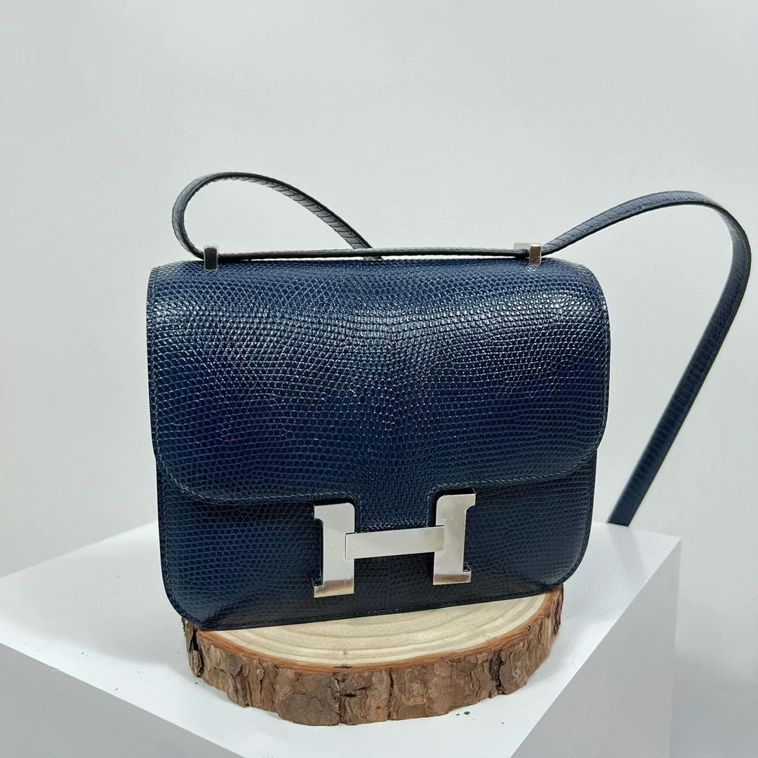 Hermès（爱马仕）Constance 空姐包 Lizard 亮面蜥蜴皮 7L 马耳他蓝 全手工蜡线缝制 银扣 19cm