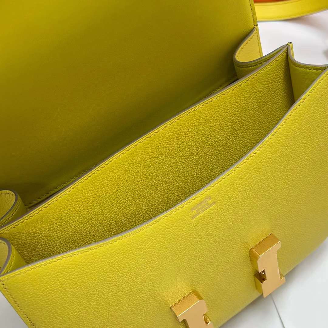 Hermès（爱马仕）Constance 空姐包 Evercolor 9R 柠檬黄 金扣 24cm 全手工蜡线缝制 Ghw