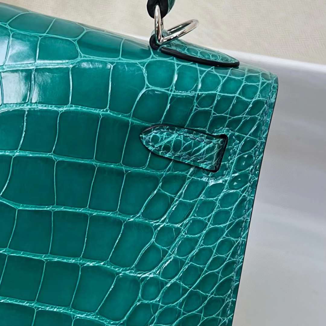 Hermès（爱马仕）Kelly 凯莉包 亮面美洲鳄鱼 shiny alligator crocodile O6 帝王绿 银扣 25cm 全手工缝制 Phw