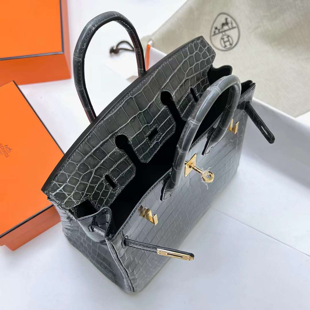 Hermès（爱马仕）Birkin 铂金包 亮面尼罗鳄鱼 Shiny Nilo Crocodile（御用原装进口Hcp鳄鱼皮）8F 锡器灰 金扣 25cm 全手工蜡线缝制 Ghw