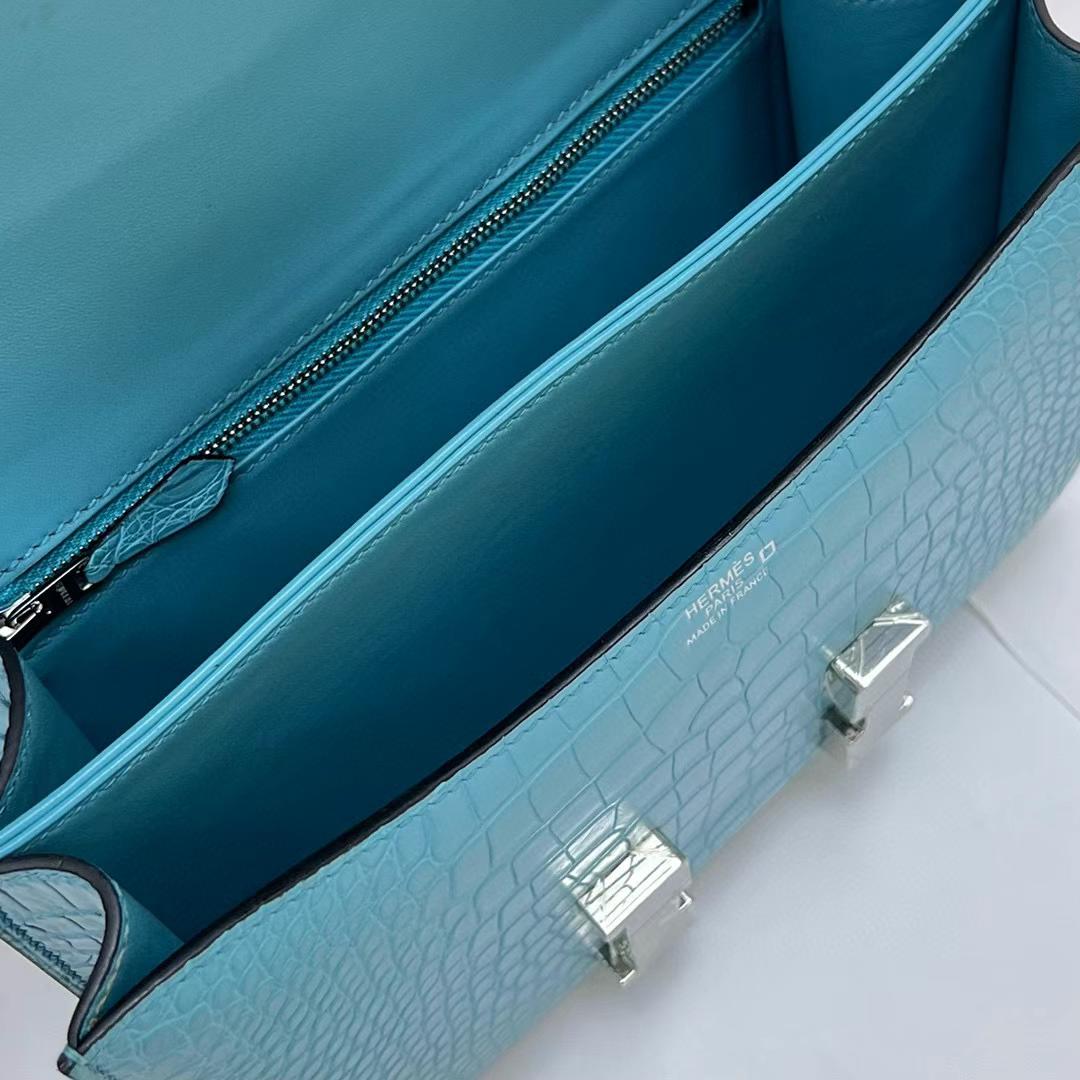 Hermès（爱马仕）Constance 空姐包 雾面美洲鳄鱼 Matte alligator crocodile 3z 圣西利亚蓝 银扣 24cm 全手工蜡线缝制 Phw