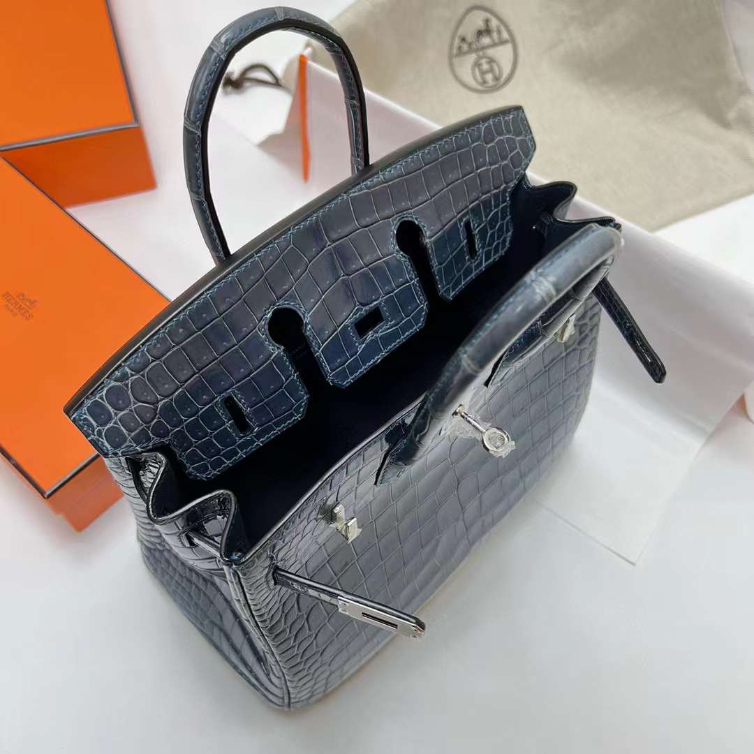 Hermès（爱马仕）Birkin 铂金包 亮面倒v澳洲湾鳄 Shiny Porosus Crocodile（御用原装进口Hcp鳄鱼皮）N7 风暴蓝 银扣 25cm 全手工蜡线缝制 Phw