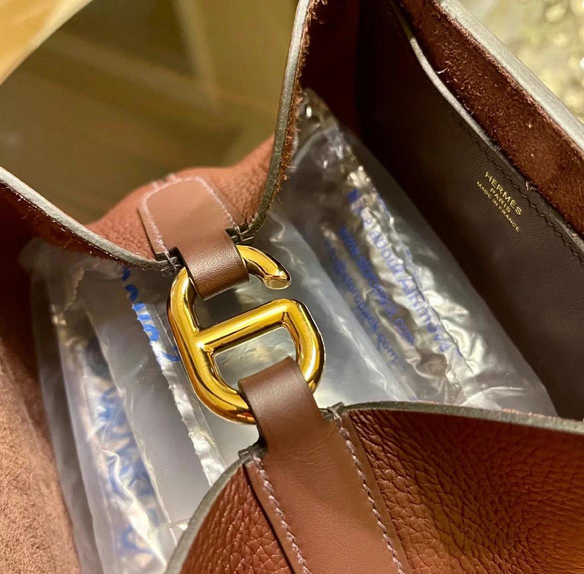 Hermès（爱马仕）新品 New In-the-loop 猪鼻子菜篮子 Togo 0G 马鞍红 金扣 18cm