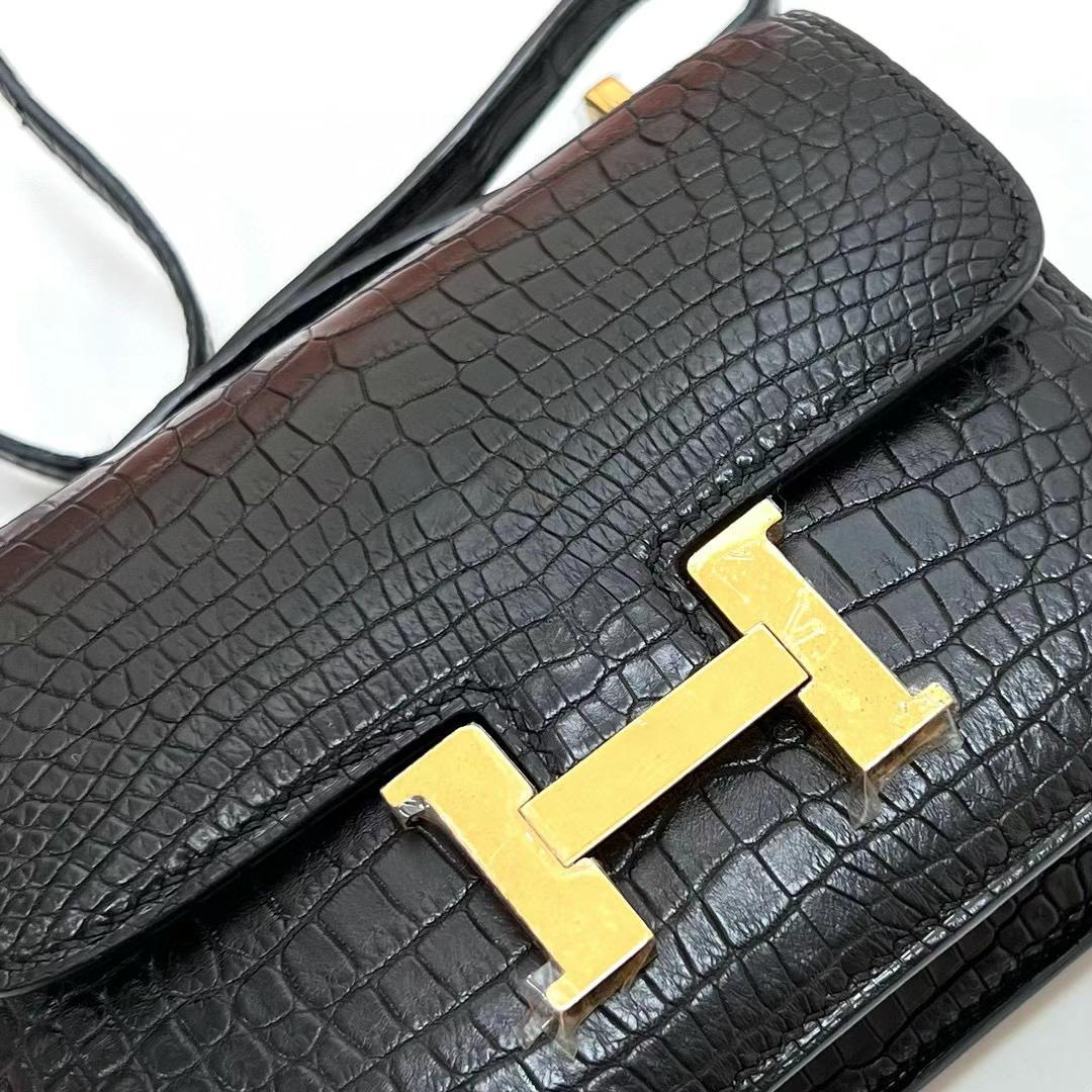 Hermès（爱马仕）Constance 空姐包 雾面美洲鳄鱼 matte alligator crocodile Ck89 黑色 金扣 14cm 全手工蜡线缝制