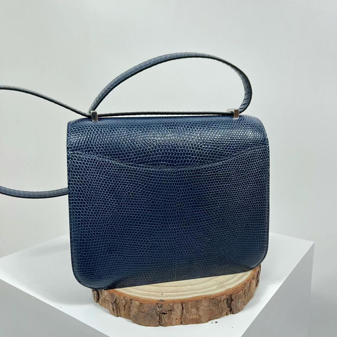 Hermès（爱马仕）Constance 空姐包 Lizard 亮面蜥蜴皮 7L 马耳他蓝 全手工蜡线缝制 银扣 19cm