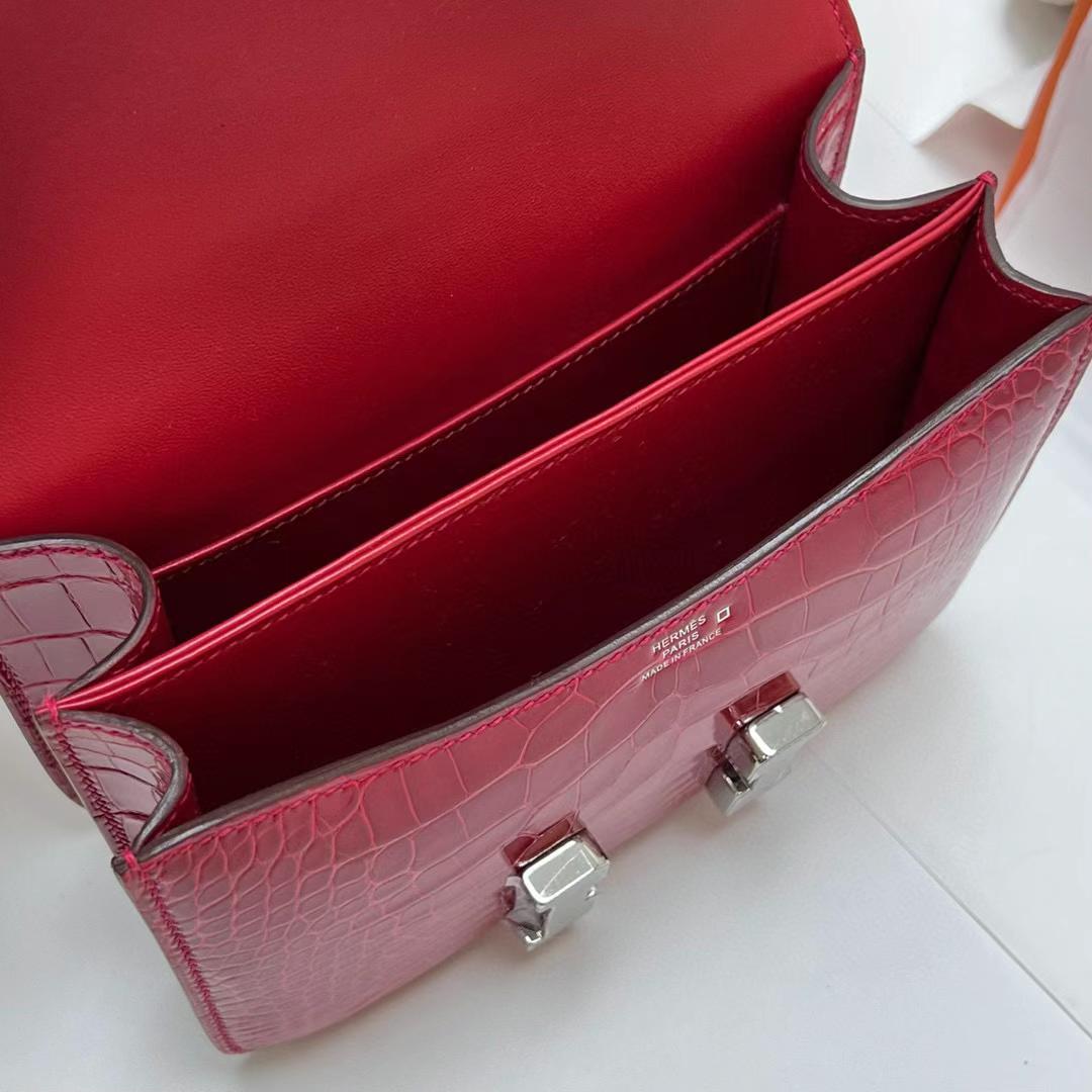 Hermès（爱马仕）Constance 空姐包 亮面美洲鳄鱼 shiny alligator crocodile Ck53 大红色 银扣 24cm 全手工蜡线缝制 Phw