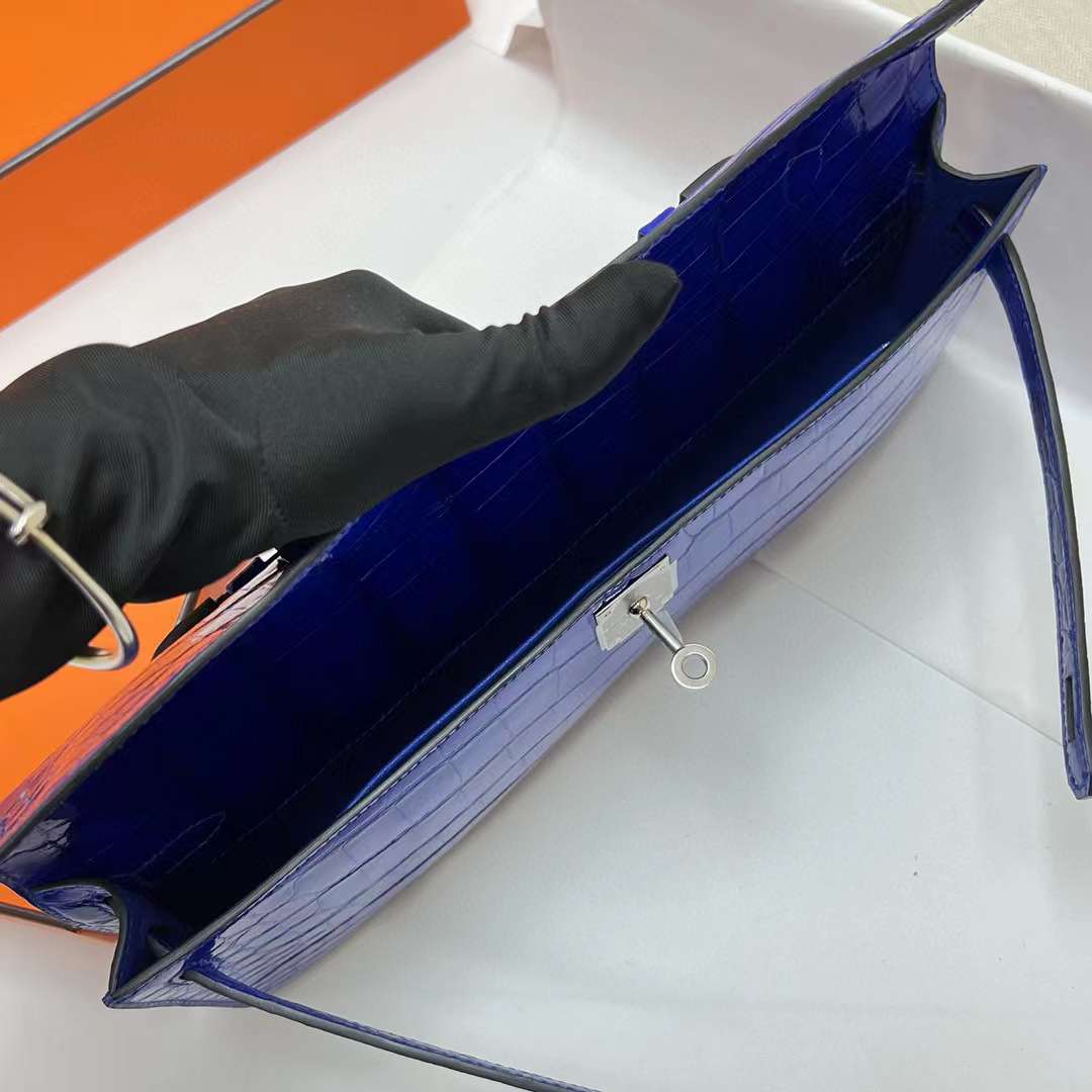 Hermès（爱马仕）Kelly cut 亮面倒v澳洲湾鳄 shiny porosus crocodile 7T 电光蓝 银扣 31cm 全手工蜡线缝制
