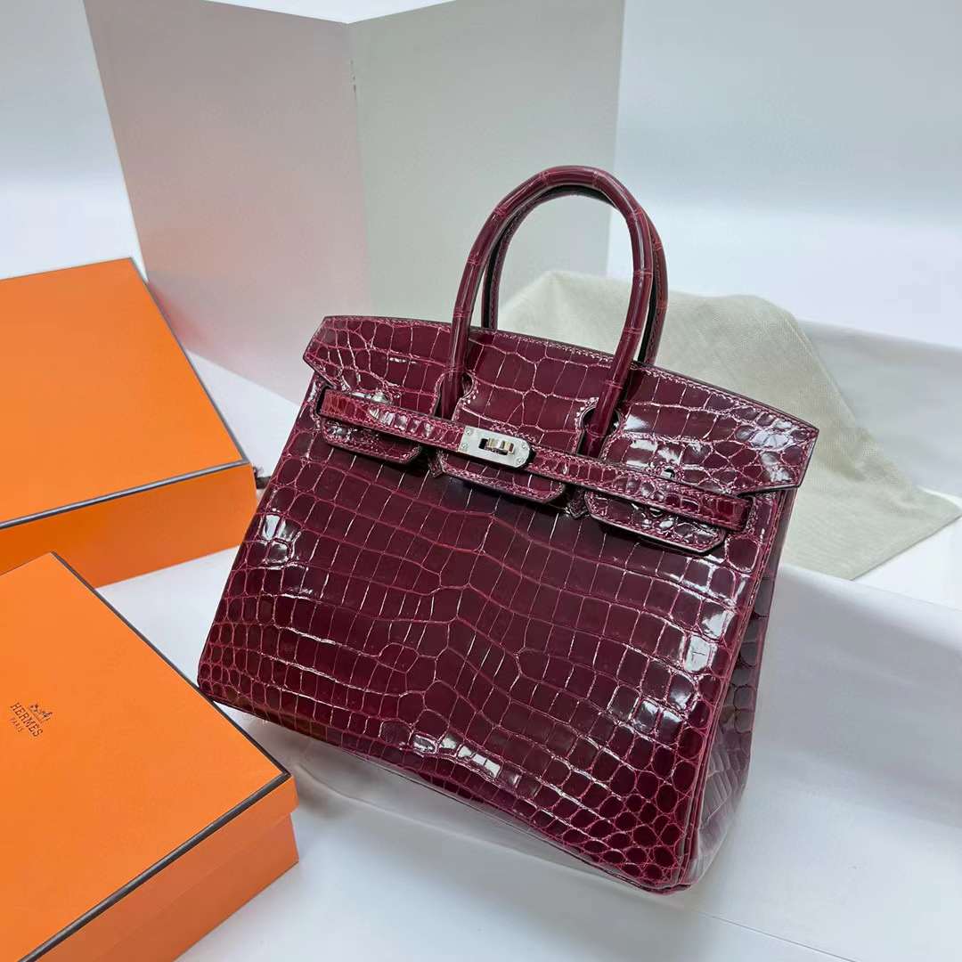 Hermès（爱马仕）Birkin 铂金包 亮面尼罗鳄鱼 Shiny Nilo Crocodile（御用原装进口Hcp鳄鱼皮）Ck57 波尔多酒红 银扣 25cm 全手工缝制 Phw