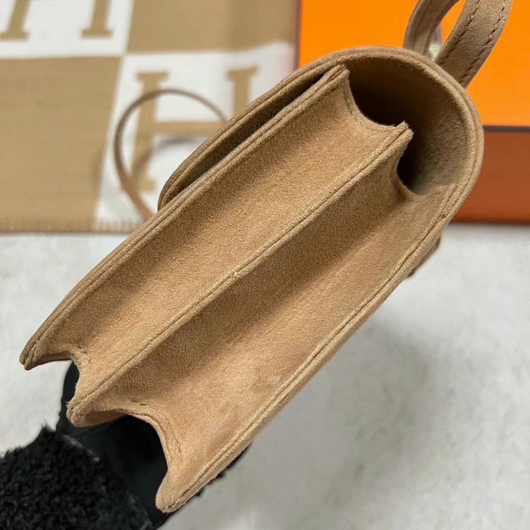 Hermès（爱马仕）Constance 空姐包 Suede 进口麂皮 4B 饼干色 银扣 19cm Phw 全手工蜡线缝制
