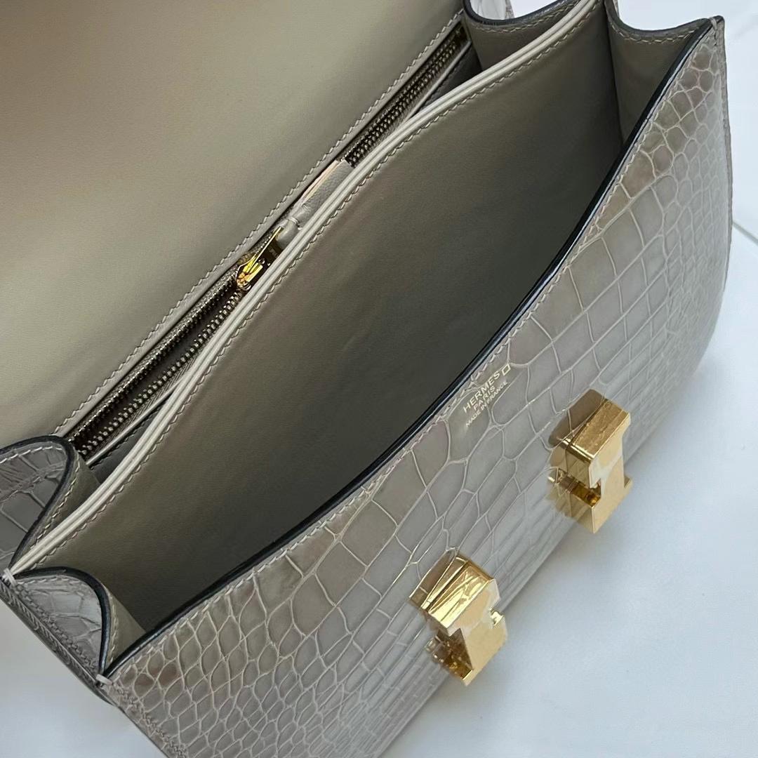 Hermès（爱马仕）Constance 空姐包 亮面美洲鳄鱼 shiny alligator crocodile Ck81 斑鸠灰 金扣 24cm 全手工蜡线缝制 Ghw
