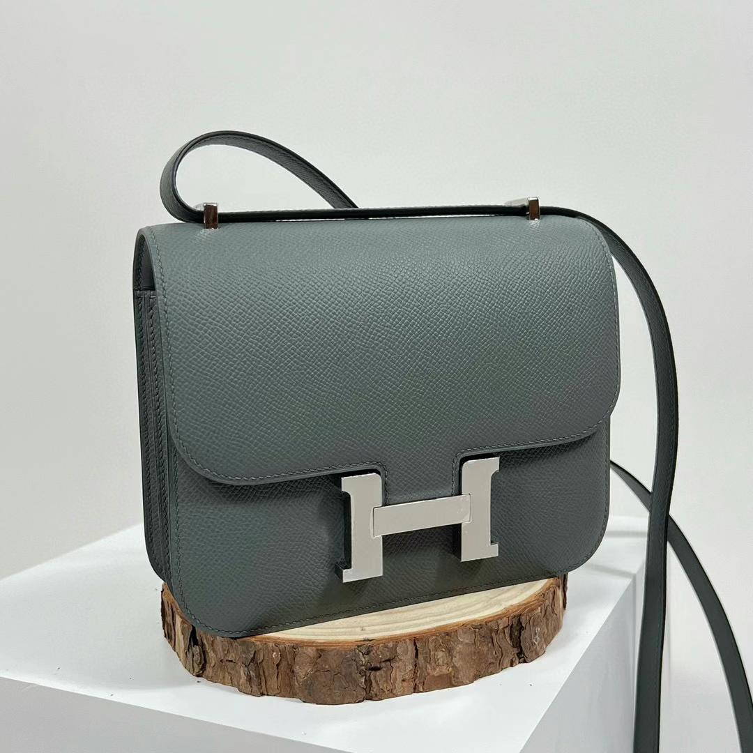 Hermès（爱马仕）Constance 空姐包 Epsom Cc63 杏绿色 全手工蜡线缝制 银扣 PHW 19cm