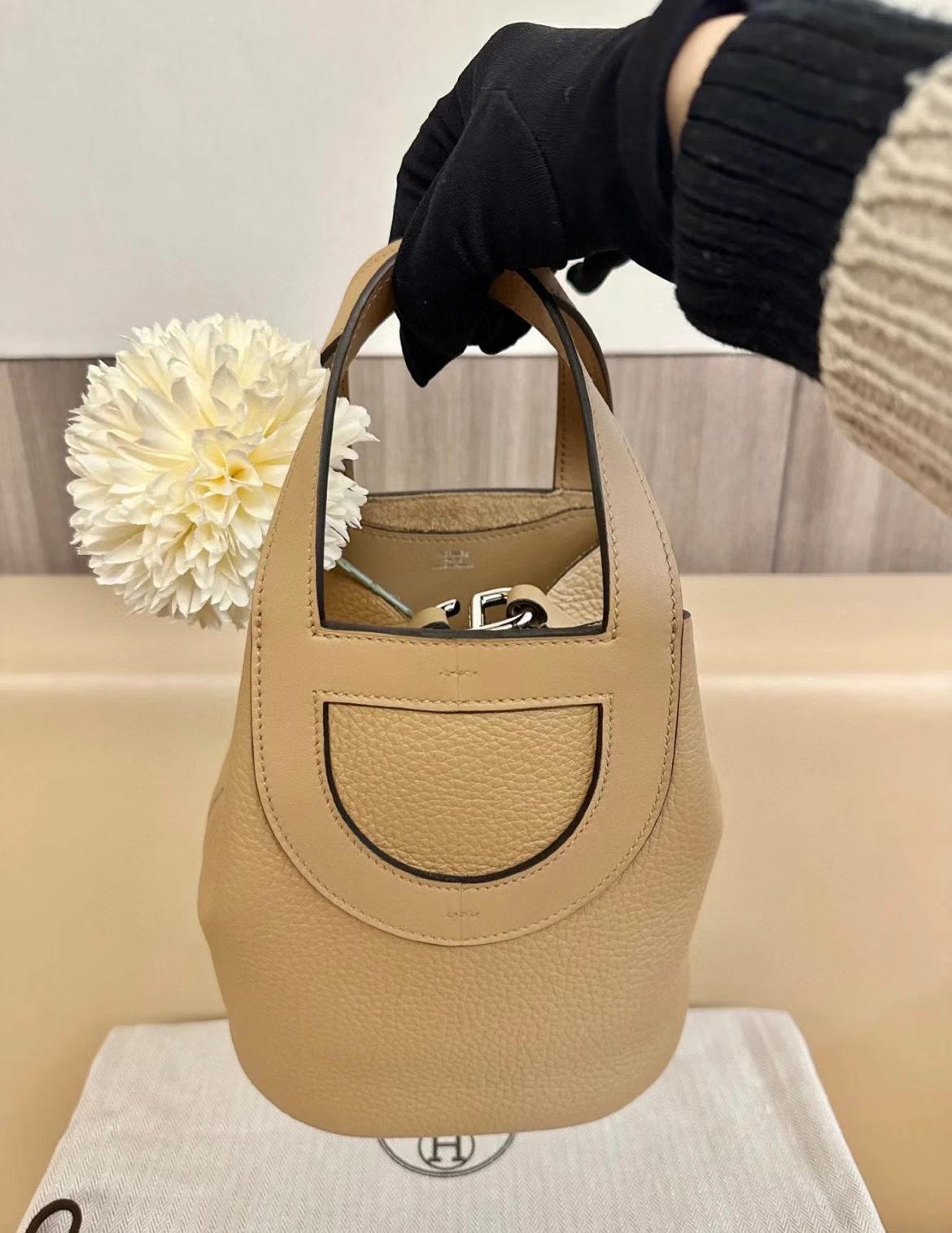Hermès（爱马仕）新品 New In-the-loop 猪鼻子菜篮子 Togo 0M 奶茶色 银扣 18cm