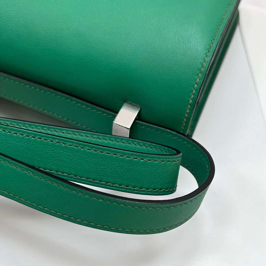 Hermès（爱马仕）Constance 空姐包 Swift U4 丝绒绿 银扣 24cm 全手工蜡线缝制 Phw