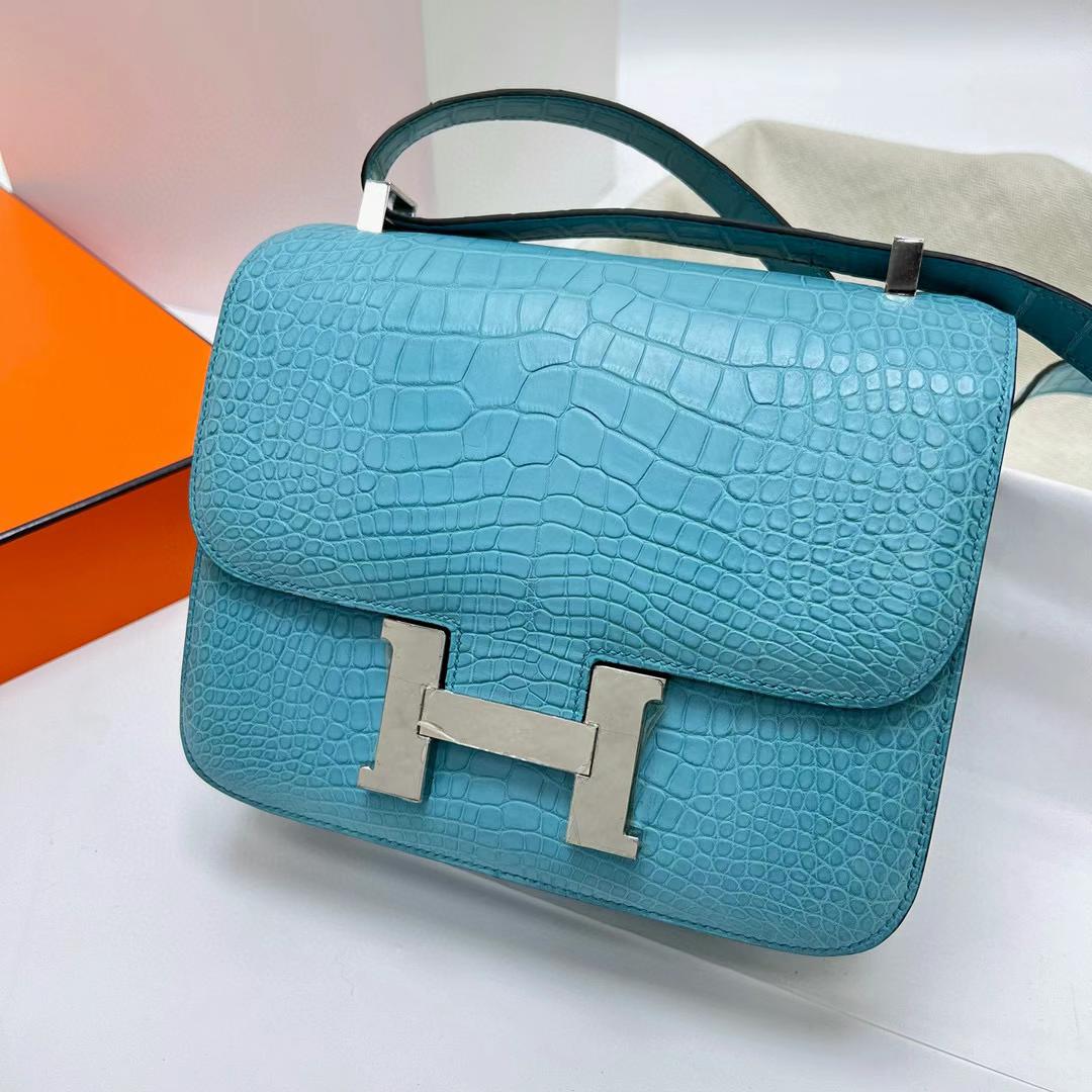 Hermès（爱马仕）Constance 空姐包 雾面美洲鳄鱼 Matte alligator crocodile 3z 圣西利亚蓝 银扣 24cm 全手工蜡线缝制 Phw