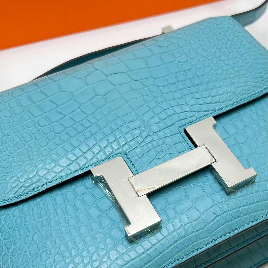 Hermès（爱马仕）Constance 空姐包 雾面美洲鳄鱼 Matte alligator crocodile 3z 圣西利亚蓝 银扣 24cm 全手工蜡线缝制 Phw