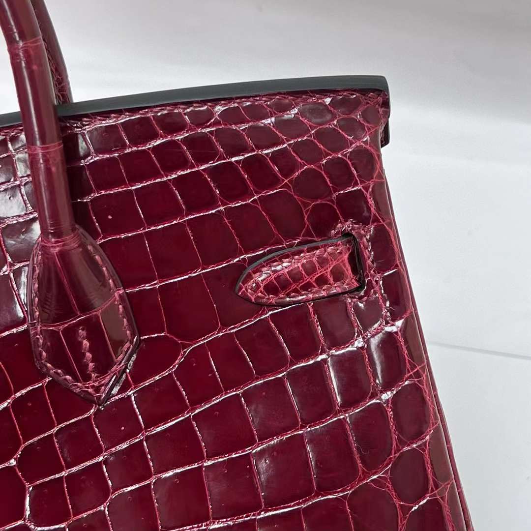 Hermès（爱马仕）Birkin 铂金包 亮面尼罗鳄鱼 Shiny Nilo Crocodile（御用原装进口Hcp鳄鱼皮）Ck57 波尔多酒红 银扣 25cm 全手工缝制 Phw