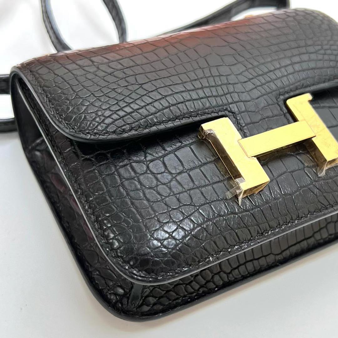 Hermès（爱马仕）Constance 空姐包 雾面美洲鳄鱼 matte alligator crocodile Ck89 黑色 金扣 14cm 全手工蜡线缝制