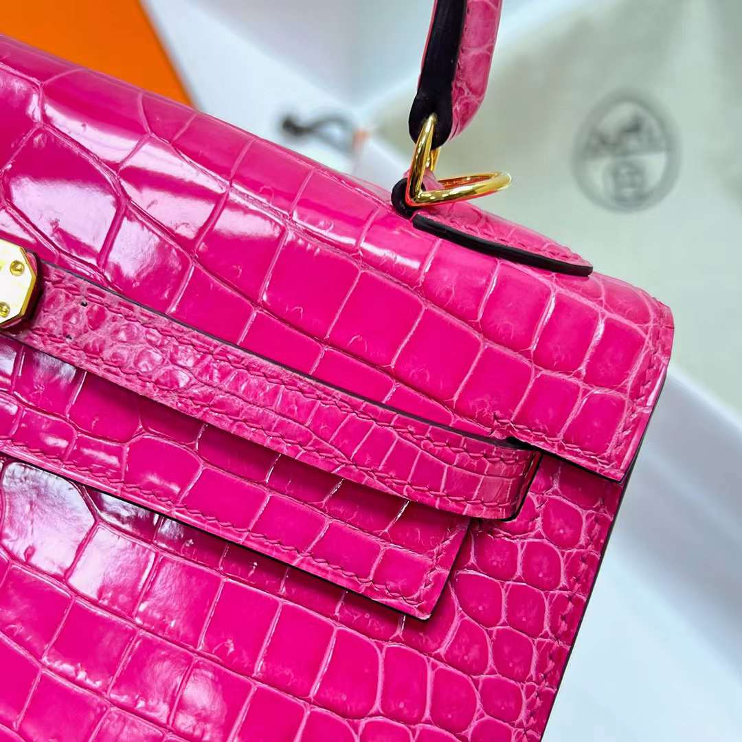 Hermès（爱马仕）Kelly 凯莉包 亮面倒v澳洲湾鳄 Shiny Porosus Crocodile 蜜桃粉 金扣 25cm 全手工缝制 Ghw