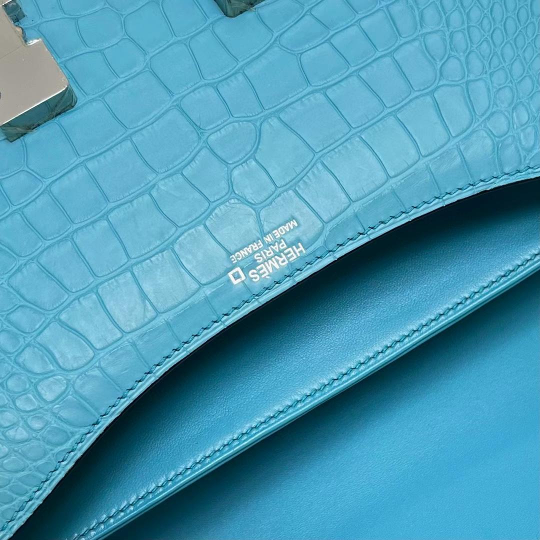 Hermès（爱马仕）Constance 空姐包 雾面美洲鳄鱼 Matte alligator crocodile 3z 圣西利亚蓝 银扣 24cm 全手工蜡线缝制 Phw