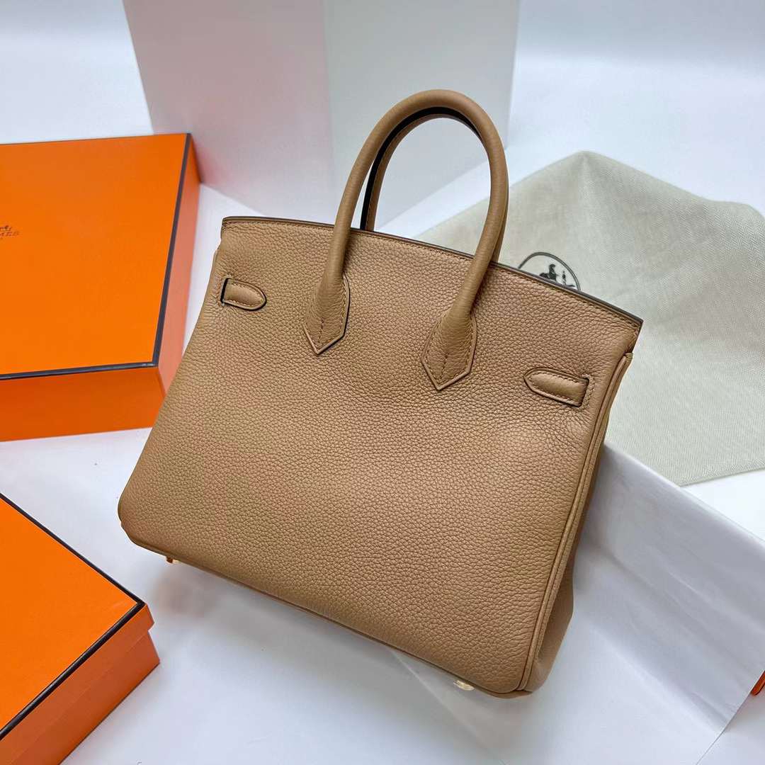 Hermès（爱马仕）Birkin 铂金包 Togo 0M 奶茶色 金扣 25cm 全手工蜡线缝制 Ghw