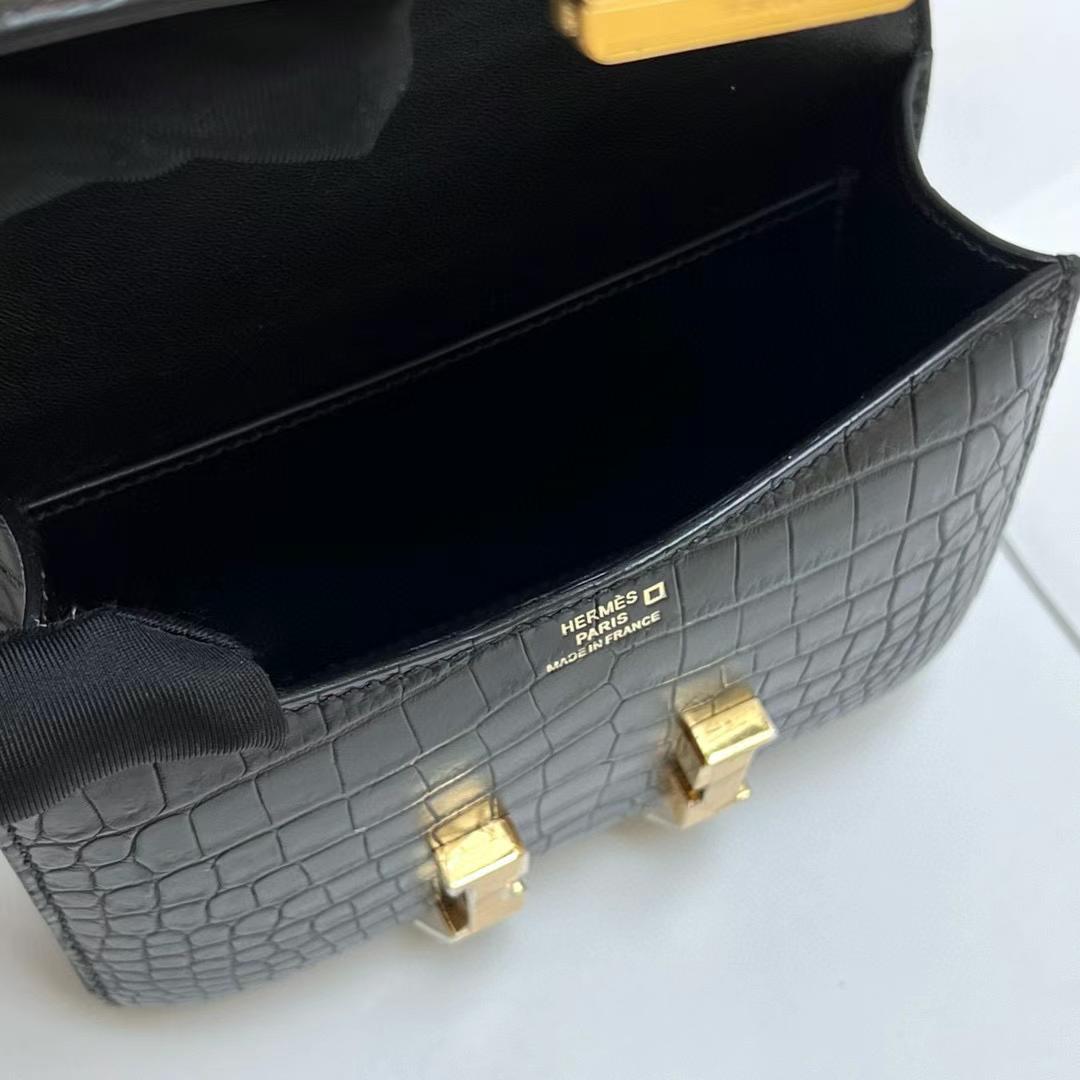 Hermès（爱马仕）Constance 空姐包 雾面美洲鳄鱼 matte alligator crocodile Ck89 黑色 金扣 14cm 全手工蜡线缝制