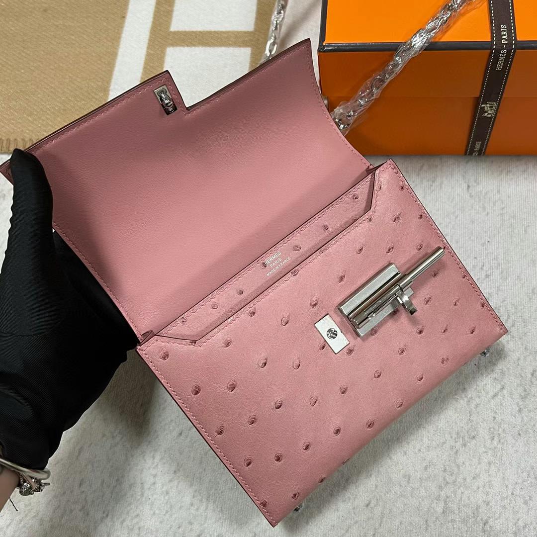 Hermès（爱马仕）Verrou 机枪包 Ostrich 原厂kk进口鸵鸟皮 Cc94 陶瓷粉 银扣 17.5cm 全手工蜡线缝制 Phw