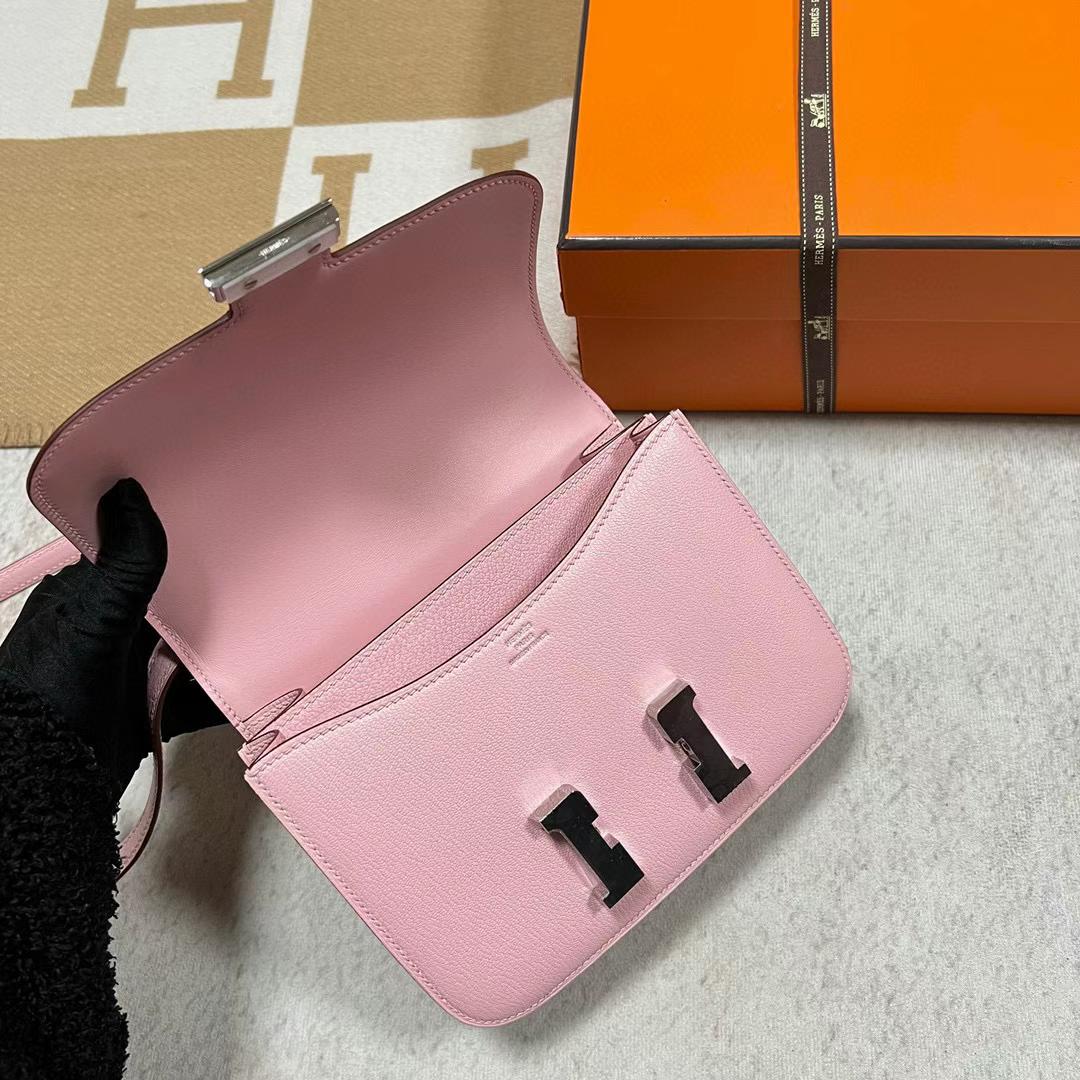 Hermès（爱马仕）Constance 空姐包 Chevre 进口山羊皮 3Q 新粉色 银扣 19cm Phw 全手工蜡线缝制