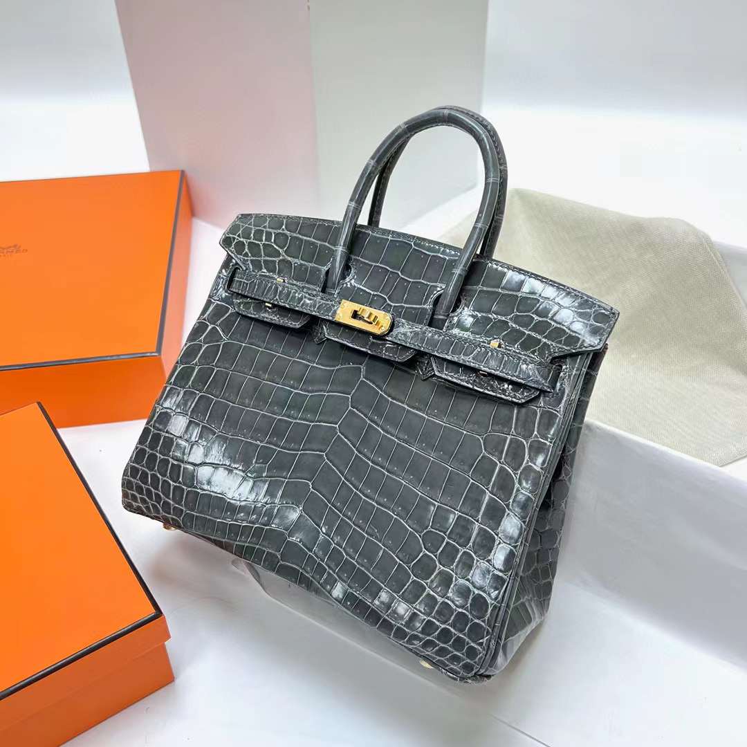 Hermès（爱马仕）Birkin 铂金包 亮面尼罗鳄鱼 Shiny Nilo Crocodile（御用原装进口Hcp鳄鱼皮）8F 锡器灰 金扣 25cm 全手工蜡线缝制 Ghw