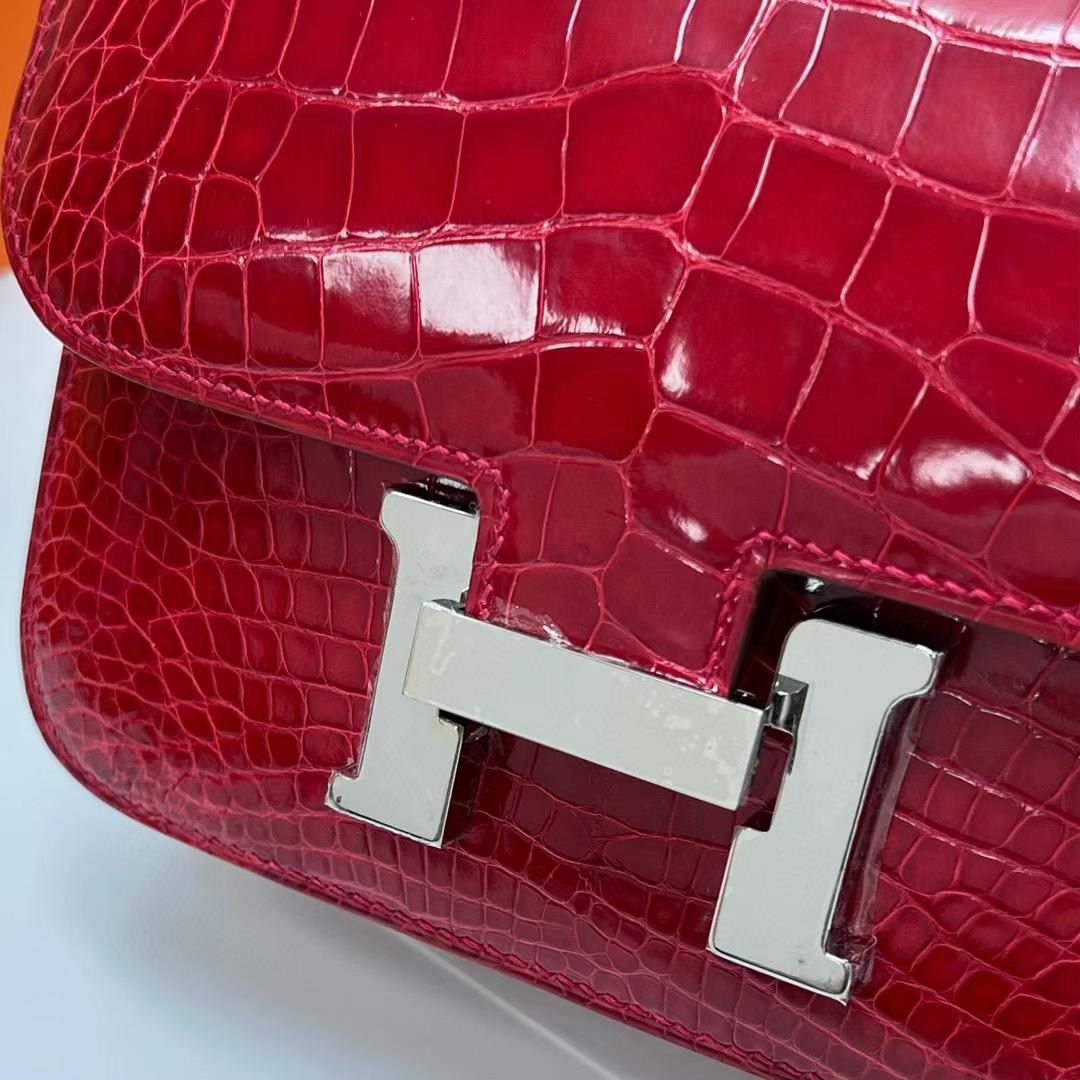 Hermès（爱马仕）Constance 空姐包 亮面美洲鳄鱼 shiny alligator crocodile Ck53 大红色 银扣 24cm 全手工蜡线缝制 Phw