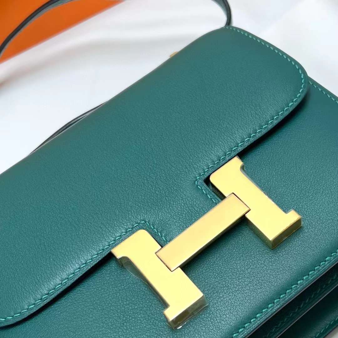 Hermès（爱马仕）Constance 空姐包 Swift Z6 孔雀绿 金扣 19cm 全手工蜡线缝制 ghw