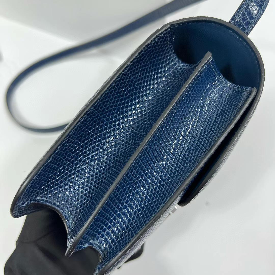 Hermès（爱马仕）Constance 空姐包 Lizard 亮面蜥蜴皮 7L 马耳他蓝 全手工蜡线缝制 银扣 19cm