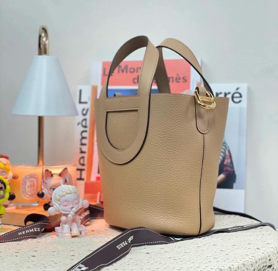 Hermès（爱马仕）新品 New In-the-loop 猪鼻子菜篮子 Togo 0M 奶茶色 银扣 18cm